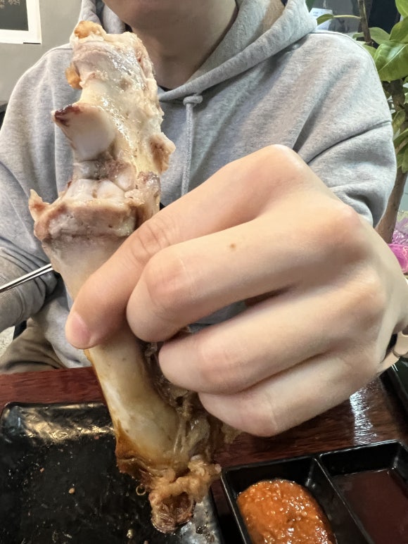 으뜸왕족발 이미지
