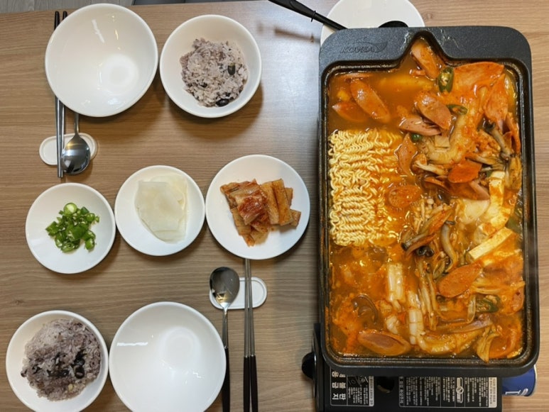 땅스부대찌개 강남세곡점 사진 8