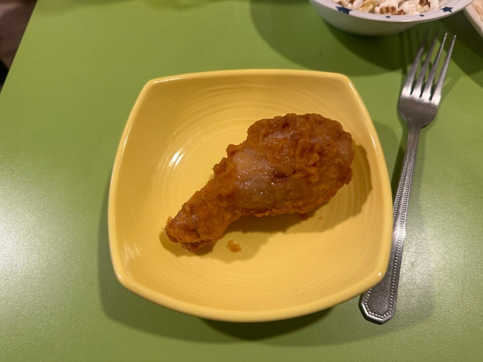 씨엠치킨 이미지