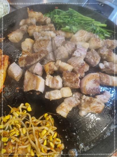 솥뚜껑삼겹살 이미지