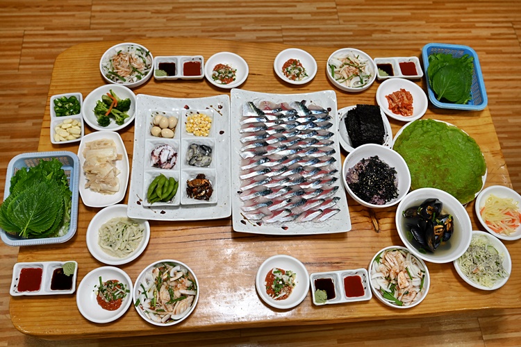 자리돔횟집 이미지