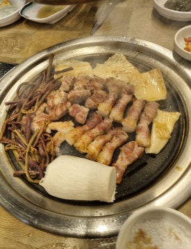 육탐숯불구이 이미지