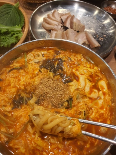 두레정얼큰한칼국수 이미지