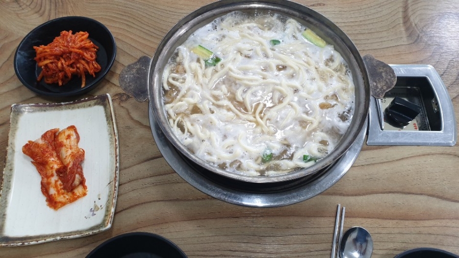 일품칼국수 이미지