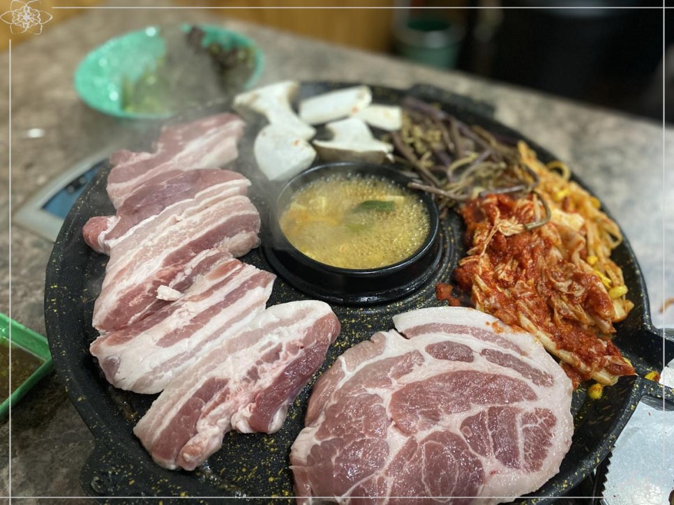 꽃돼지대패삼겹살 이미지