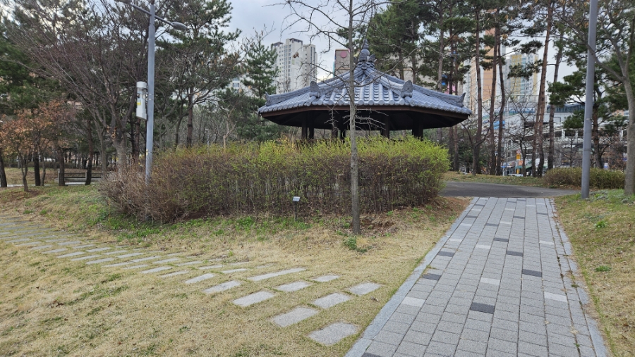 찬우물놀이터 이미지
