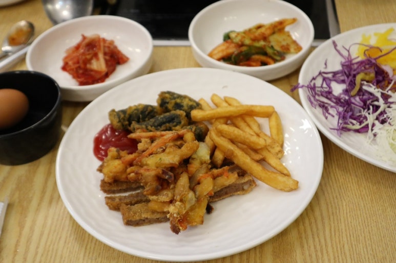 돌담족발 이미지