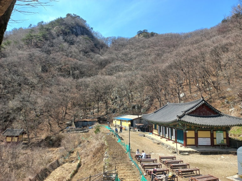 자연성릉과 삼불봉 이미지