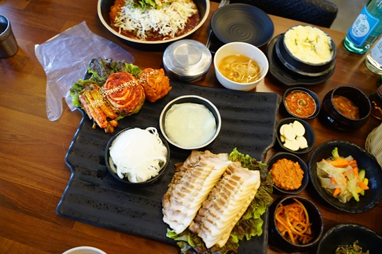 꽃 피우는 기와보쌈 이미지