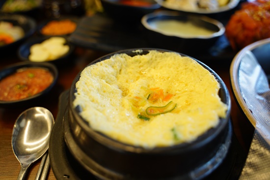꽃 피우는 기와보쌈 이미지