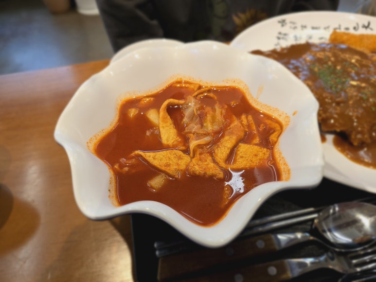 멘도롱국물떡볶이 이미지