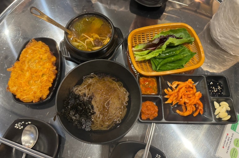 참숯에구운무한족발 이미지