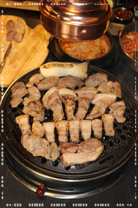 돼지싸다구 이미지
