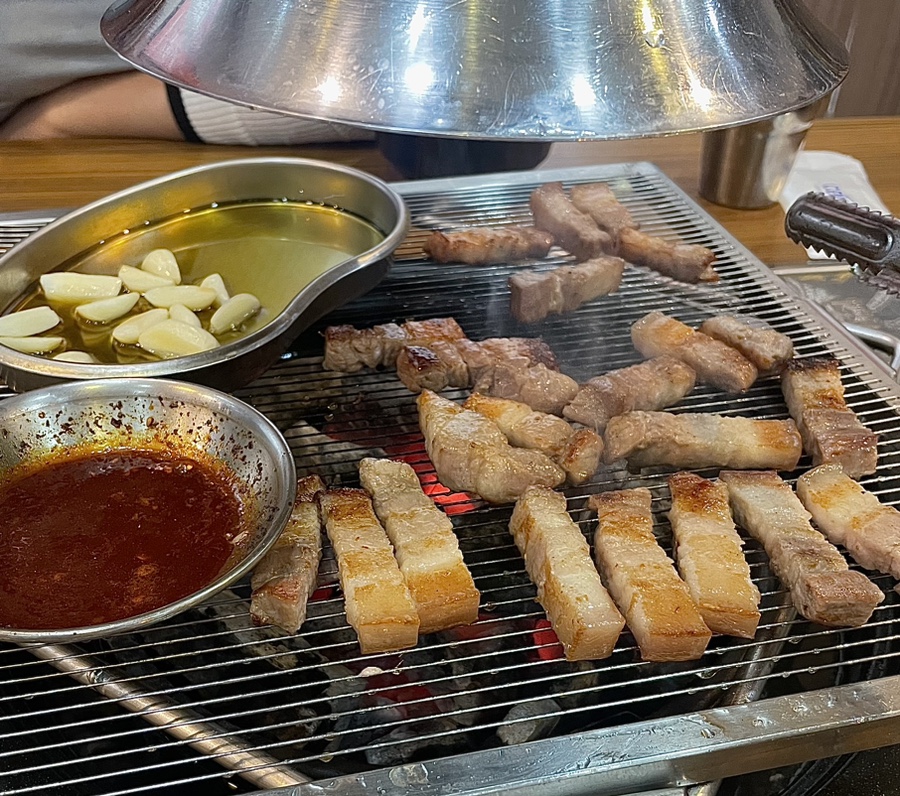 고기먹는날 돈생갈비 이미지