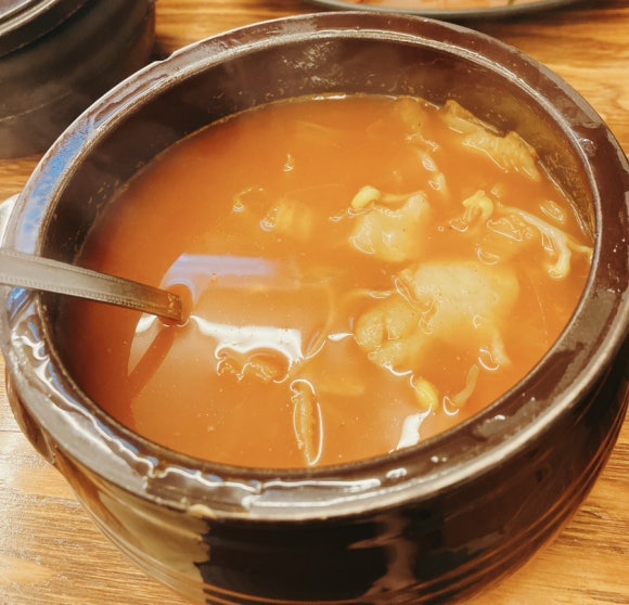 비오는항아리손수제비 이미지