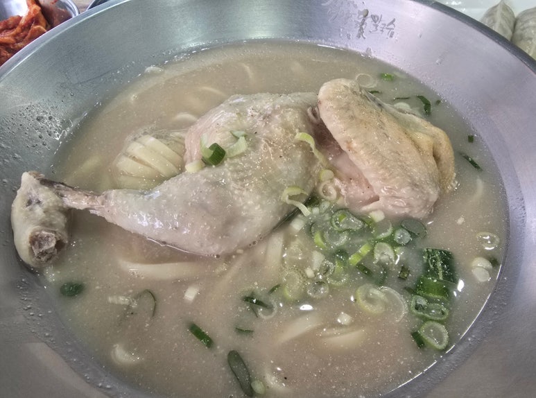 언양닭칼국수통도사점 이미지