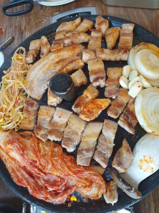 솥뚜껑삼겹살 이미지