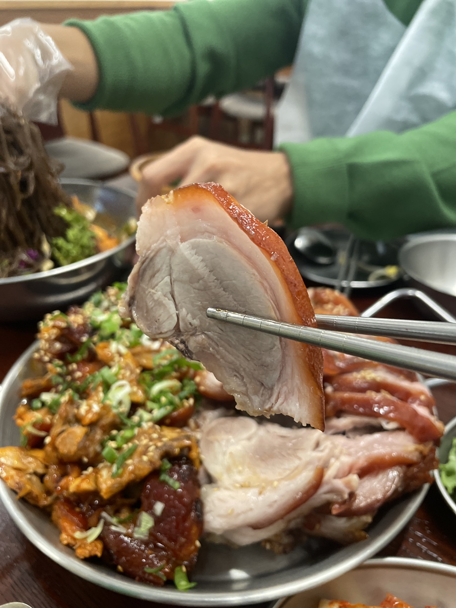 욱이족발 이미지
