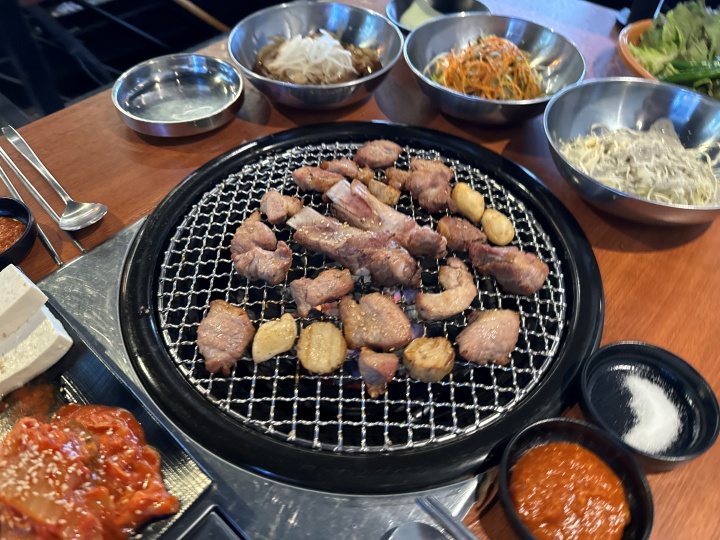미친돼지 이미지
