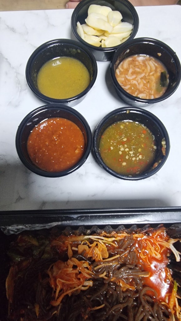 유신화덕족발 이미지