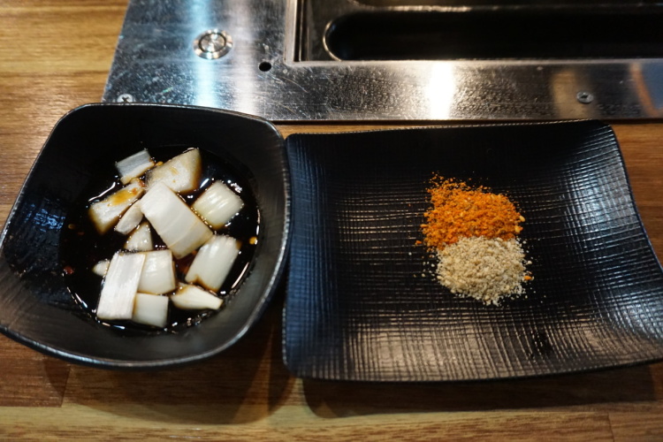 순한양꼬치양다리걸쳐 이미지