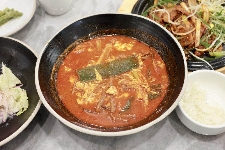 바닷들소담한정식 이미지