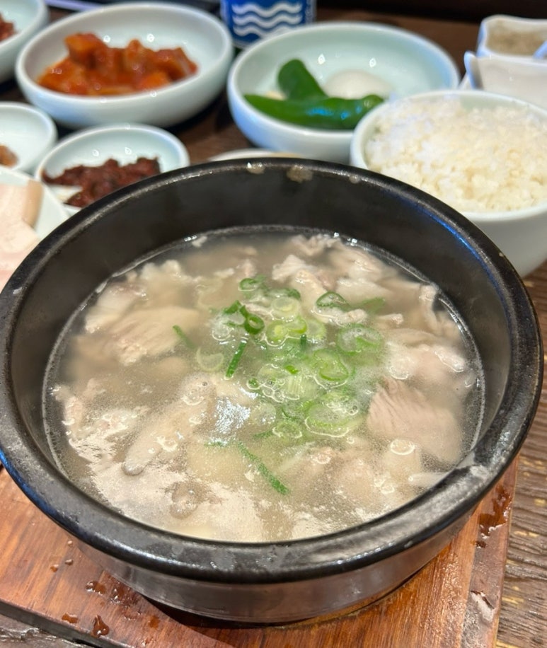 극동돼지국밥 광안점 이미지