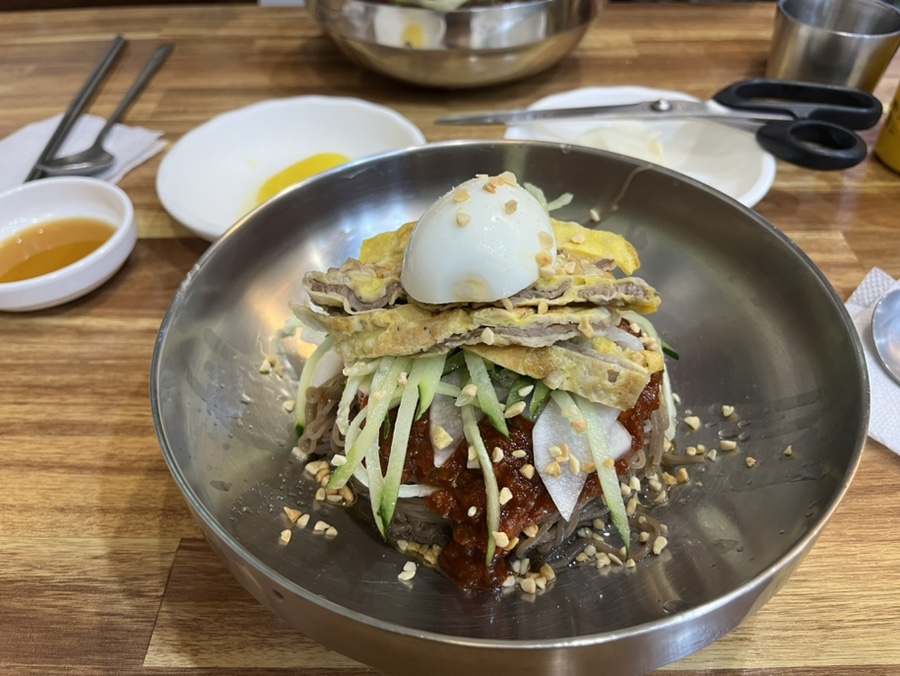 메밀고밀면 이미지