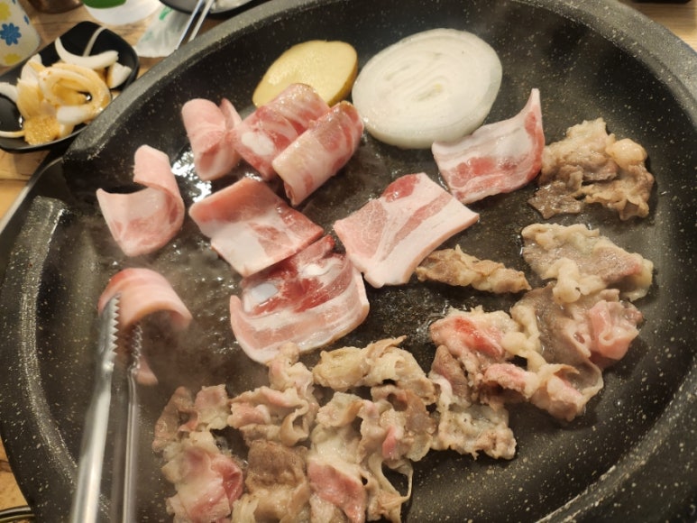 홍삼겹 이미지