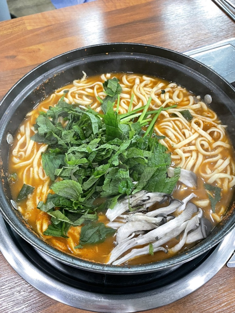 한배미 생선국수 이미지