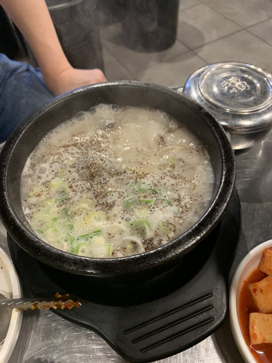 약수깡족발 순대국 이미지