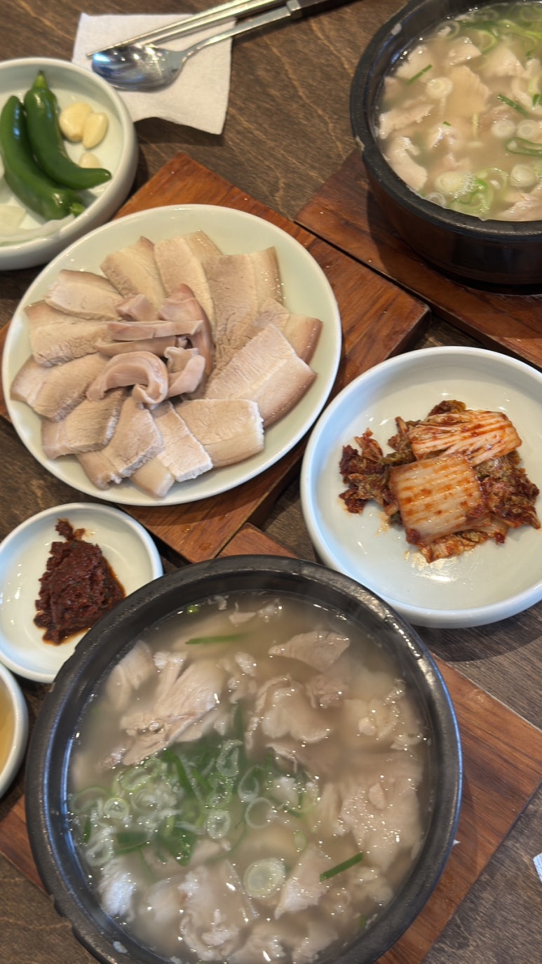극동돼지국밥 광안점 이미지