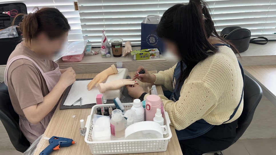 네일이맘때 이미지