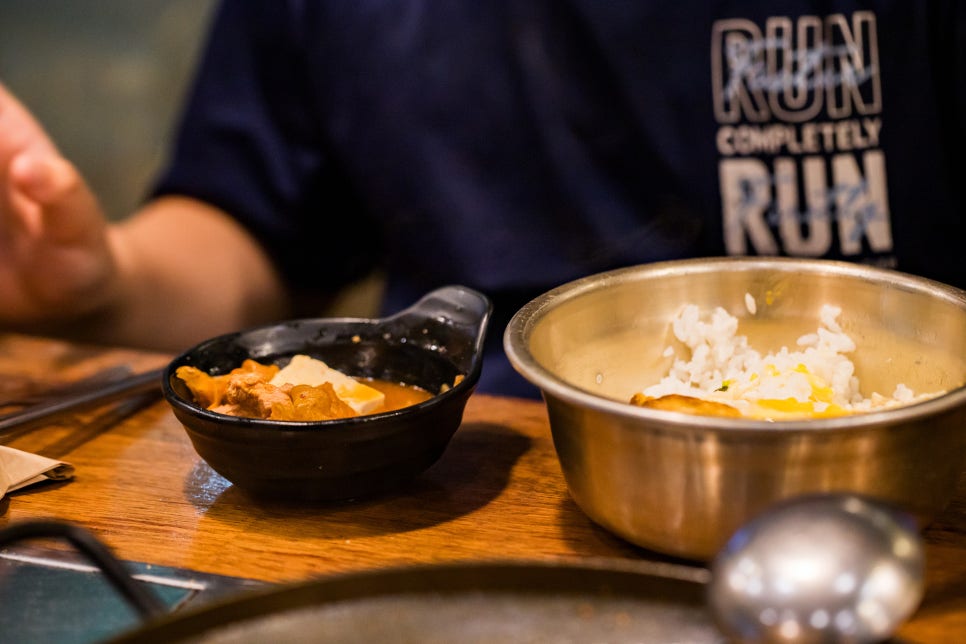 돼지고기듬뿍넣은김치찌개 이미지