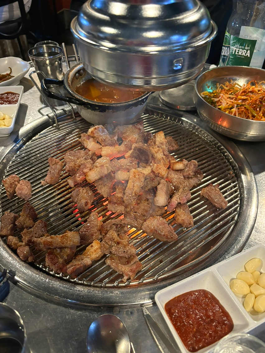 돼지네연탄구이 이미지