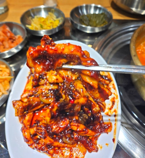 양푼생고기김치찌개 이미지