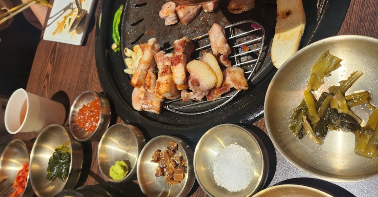 쿰고깃집 이미지