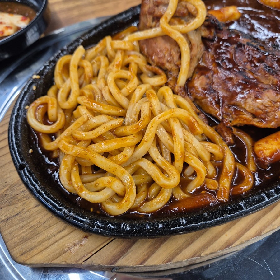 뜨끈이우동 이미지