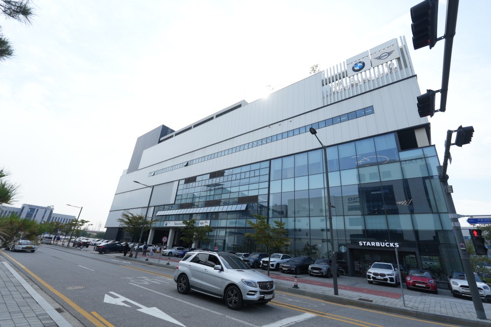 전시와 서비스가 합쳐진 콤플렉스 'BMW 계양 전시장' 방문기 및 BMW X7 럭셔리 suv 시승 후기 이미지 2