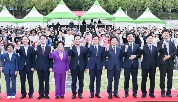 동서문화 이미지