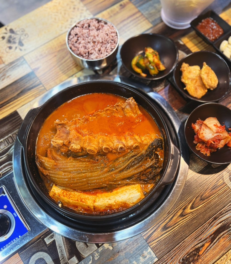식당 완행버스 이미지