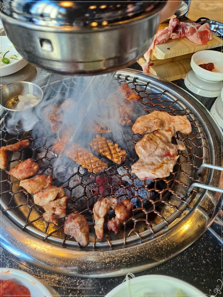 꼬들목살집 이미지