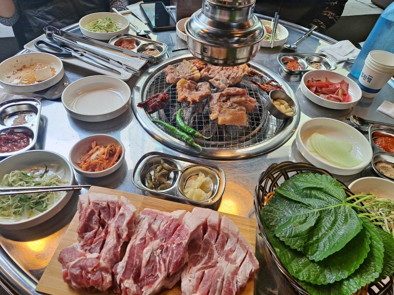 꼬들목살집 이미지