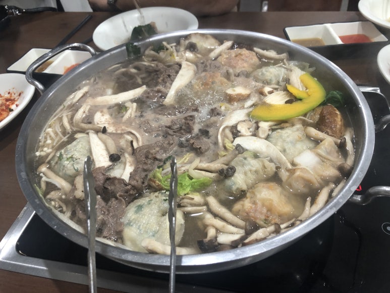 반달곰만두 이미지