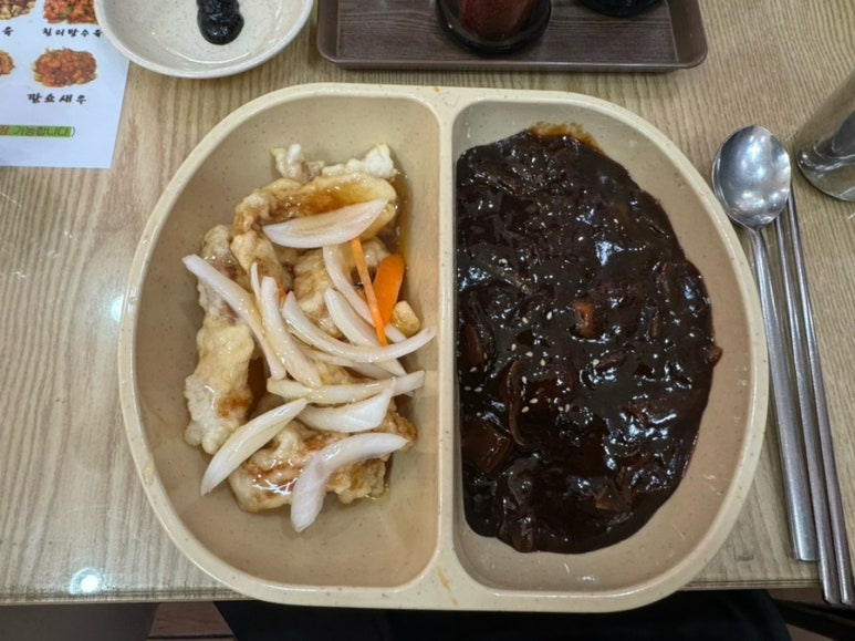 킨더북카페 이미지