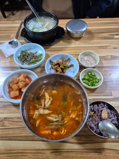 윤가네닭칼국수 이미지