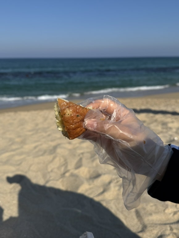 바다에앉아서 이미지