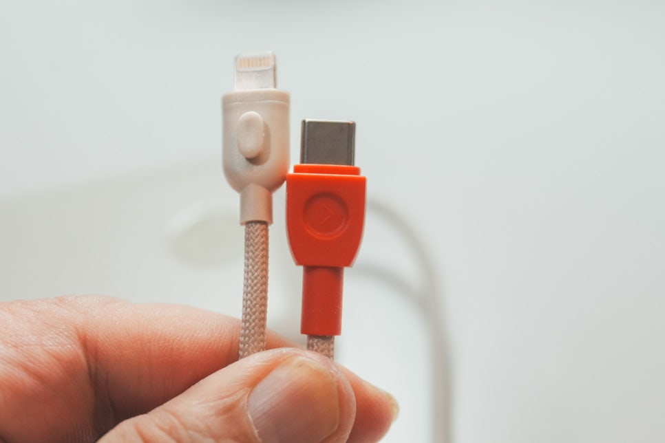 이메이션 35W 고속충전 케이블일체형 20000mAh 보조배터리 아이패드 프로, 아이폰, 에어팟까지 충전 이미지 12