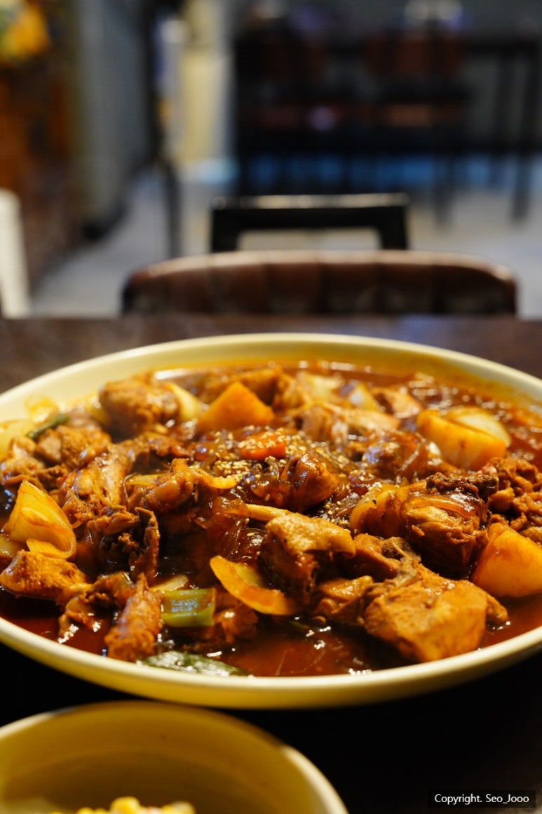 꼬꼬닭발 이미지