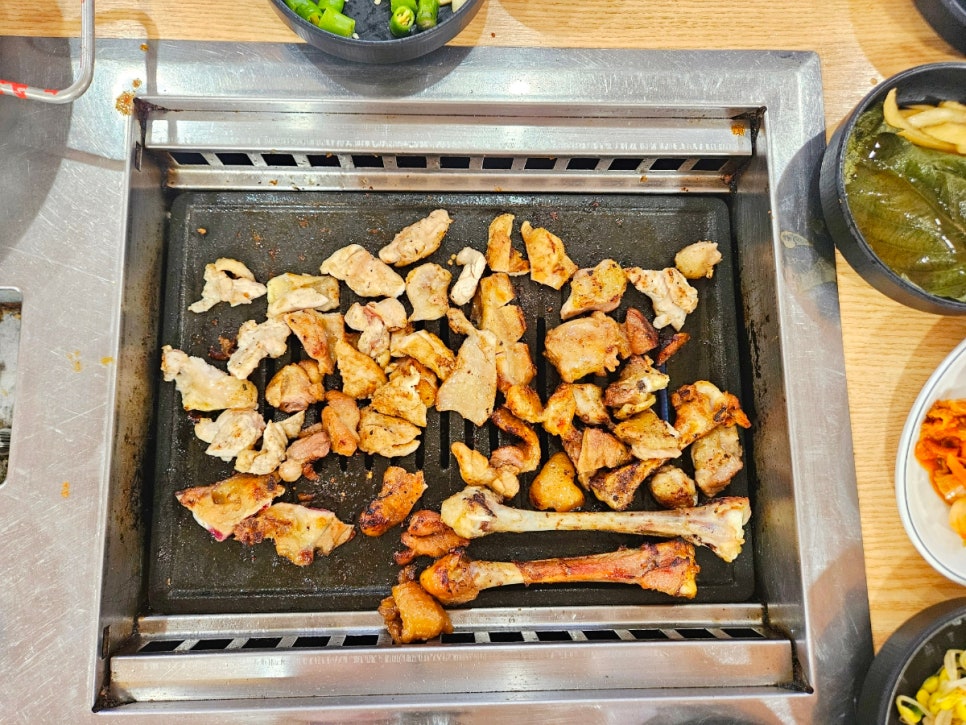 참숯불에꾸운닭앤꿈장어 이미지